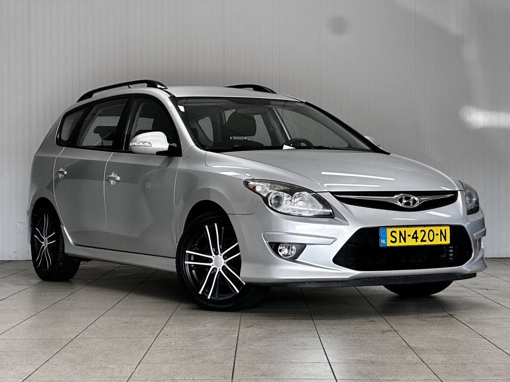 Hyundai I30 CW 1.4i i-Drive/ Stoelverw/ 17'' LMV/ Half-Leder, Auto's, Hyundai, Voorwielaandrijving, Euro 5, Gebruikt, 4 cilinders