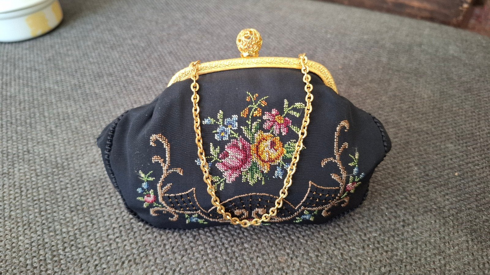Vintage Avondtasje met Geborduurd Bloemenpatroon, Ophalen of Verzenden, Zo goed als nieuw, Zwart, Avondtasje