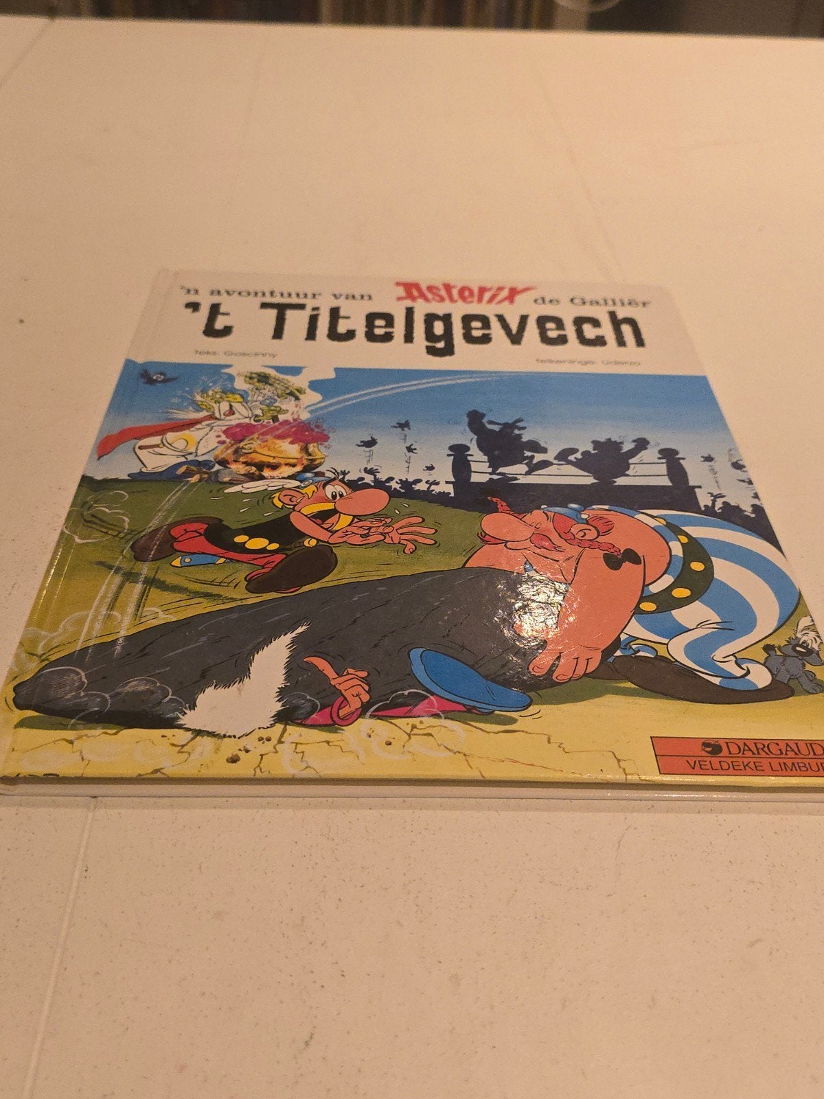 Asterix:'t Titelgevech - Een avontuur van Asterix de Gallië, Eén stripboek, Ophalen of Verzenden, Gelezen, René Goscinny