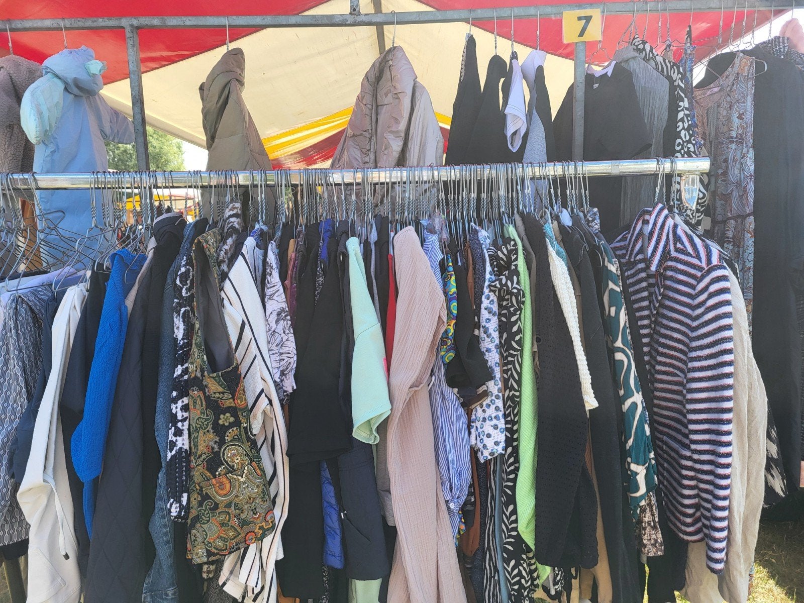 dames kleding 150 stuks Allerlij maten, Ophalen