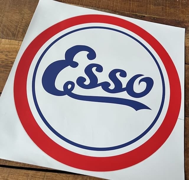 ESSO   sticker - Bezinepomp - oliedrum  +- 40 cm, Ophalen of Verzenden, Zo goed als nieuw, Auto's