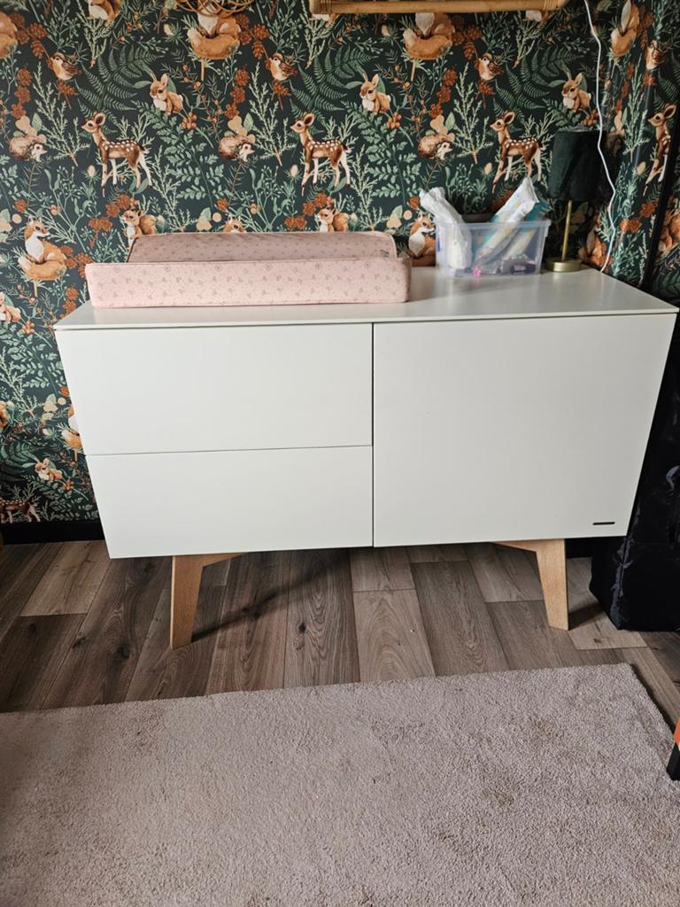 Kidsmill Sixties Commode Wit Mat / Naturel, Kinderen en Baby's, Kinderkamer | Commodes en Kasten, Zo goed als nieuw, Commode, 90 tot 105 cm