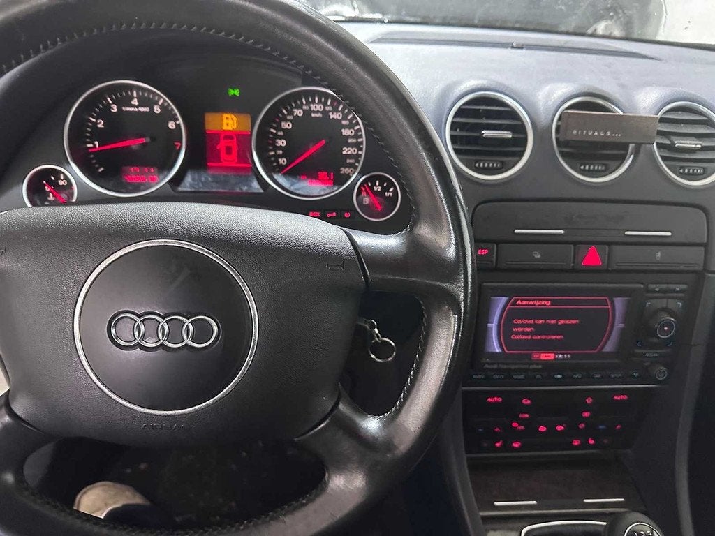 Audi - A4 Cabriolet - 2.4 V6 - 55-JSR-3- 2002, Auto's, Audi, Voorwielaandrijving, Gebruikt, Cabriolet, 4 stoelen