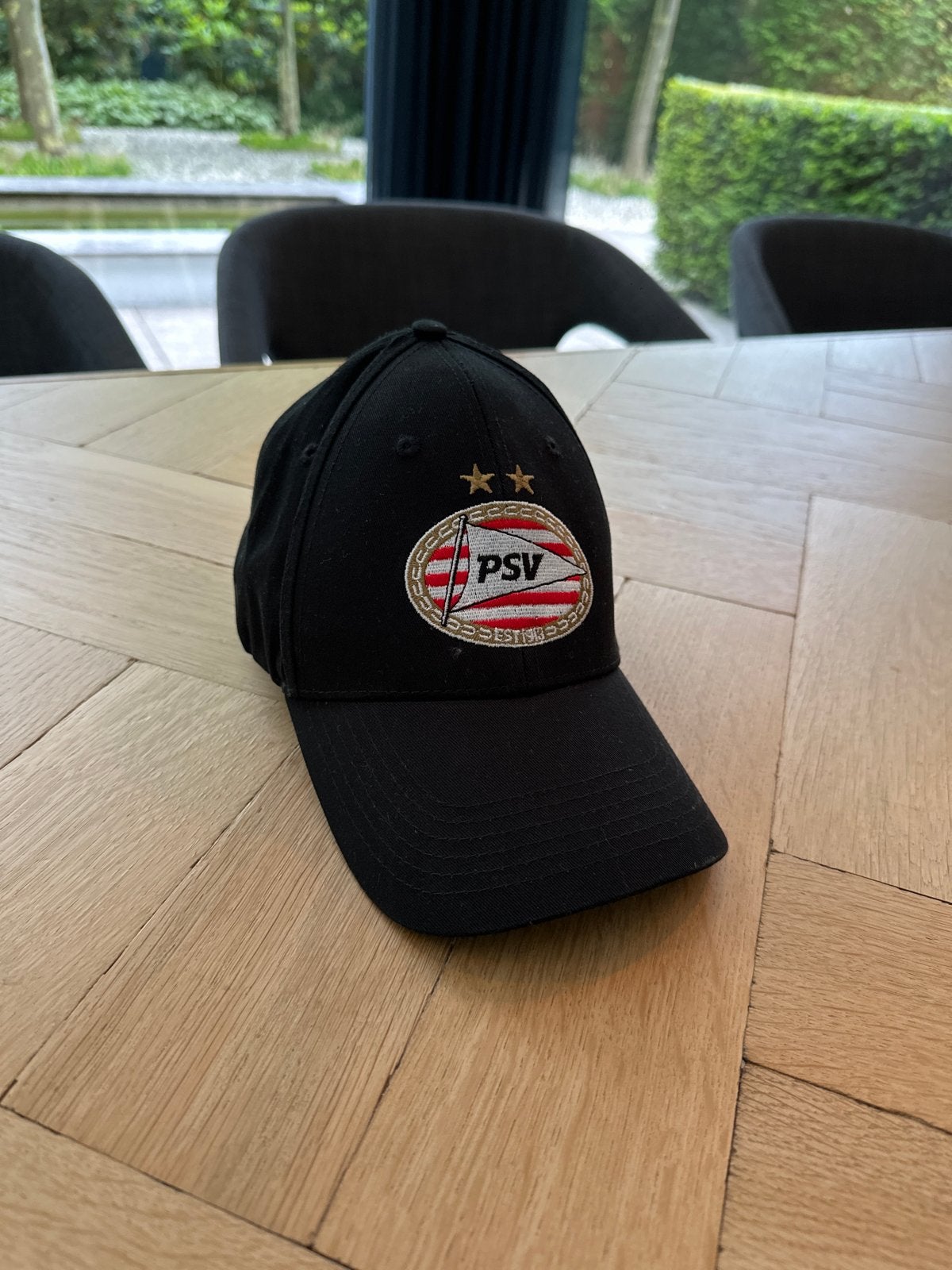 Nieuwe PSV pet - Zwart met clublogo, Ophalen of Verzenden, Nieuw, One size fits all, Pet