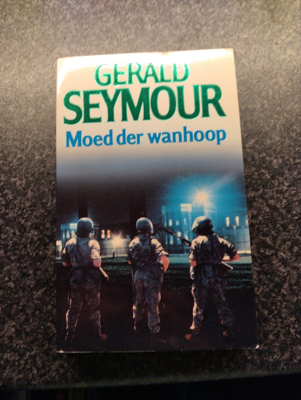 Gerald Seymour - Moed der wanhoop, Ophalen of Verzenden, Zo goed als nieuw, Gerald Seymour