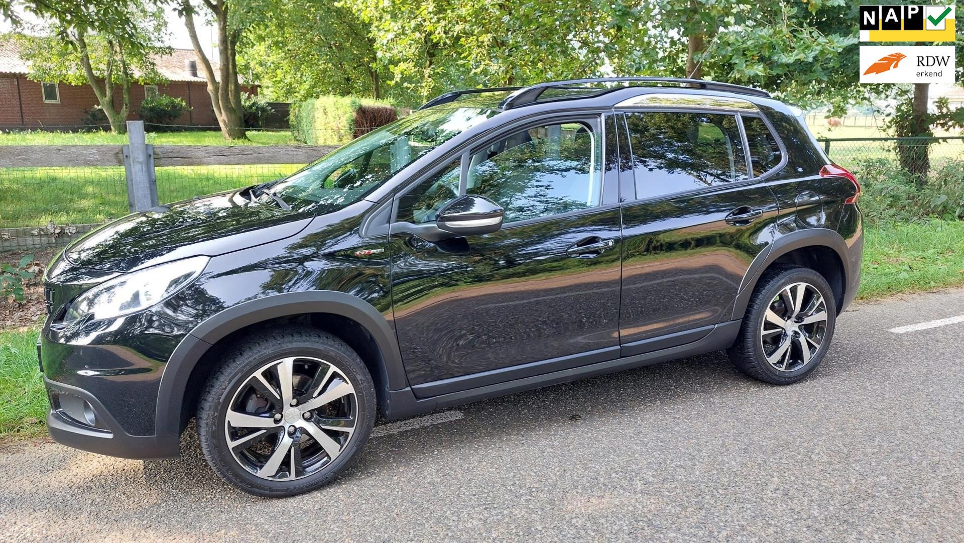 Peugeot 2008 1.2 PureTech GT-line NIEUWE DISTRIBUTIERIEM, Voorwielaandrijving, Leder en Stof, Parkeersensor, Bedrijf