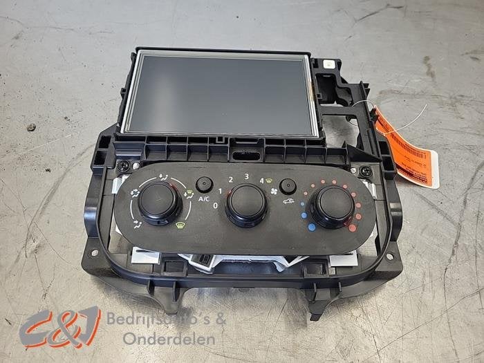 Navigatie Display van een Opel Vivaro, Gebruikt, -, -, Opel