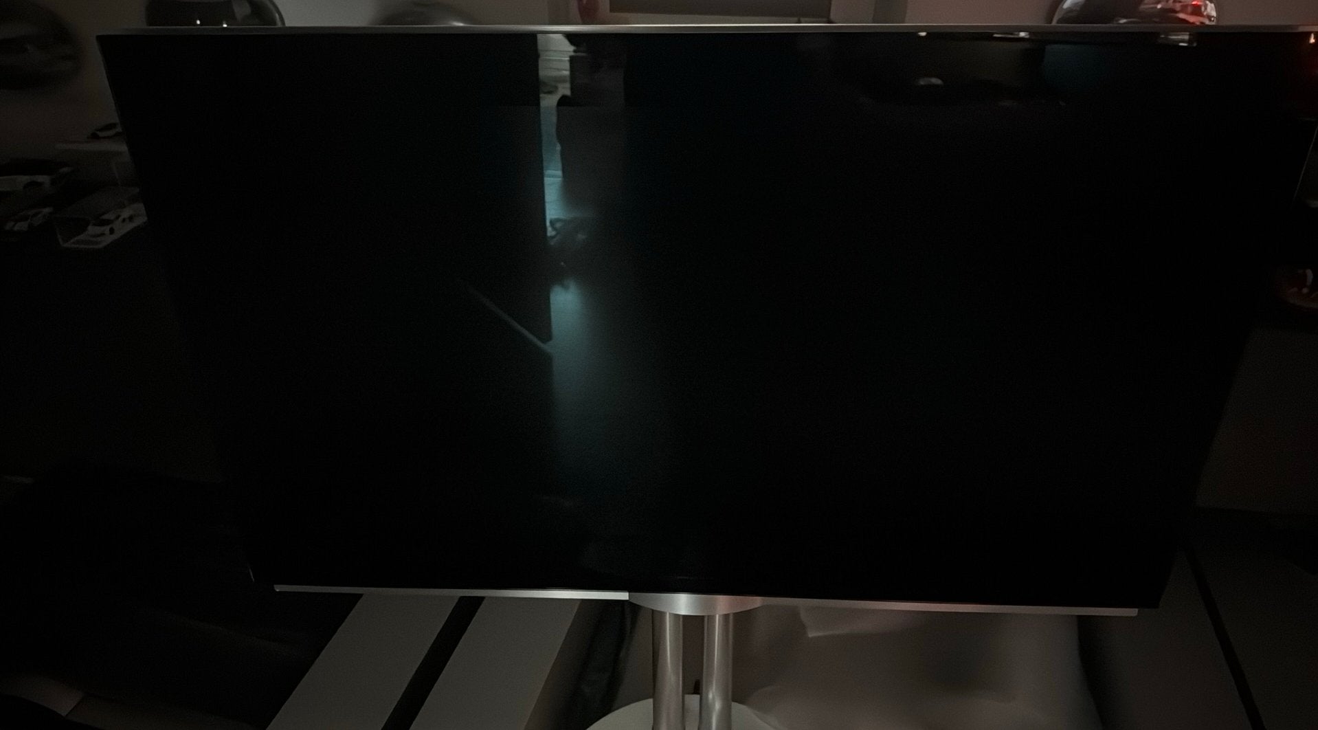 Bang & Olufsen 7 32 inch tv + gemotoriseerde vloerstand, Gebruikt, 50 Hz, 60 tot 80 cm, Ophalen