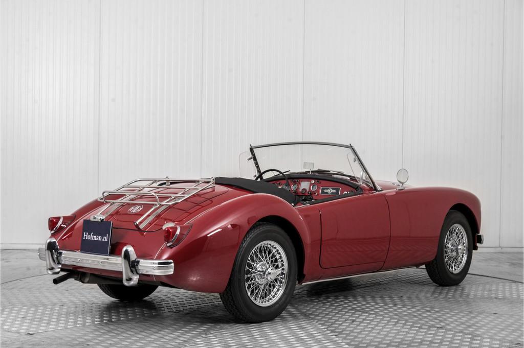 MG A MGA Roadster 1500 (bj 1957), Auto's, Gebruikt, 4 cilinders, Cabriolet, Leder