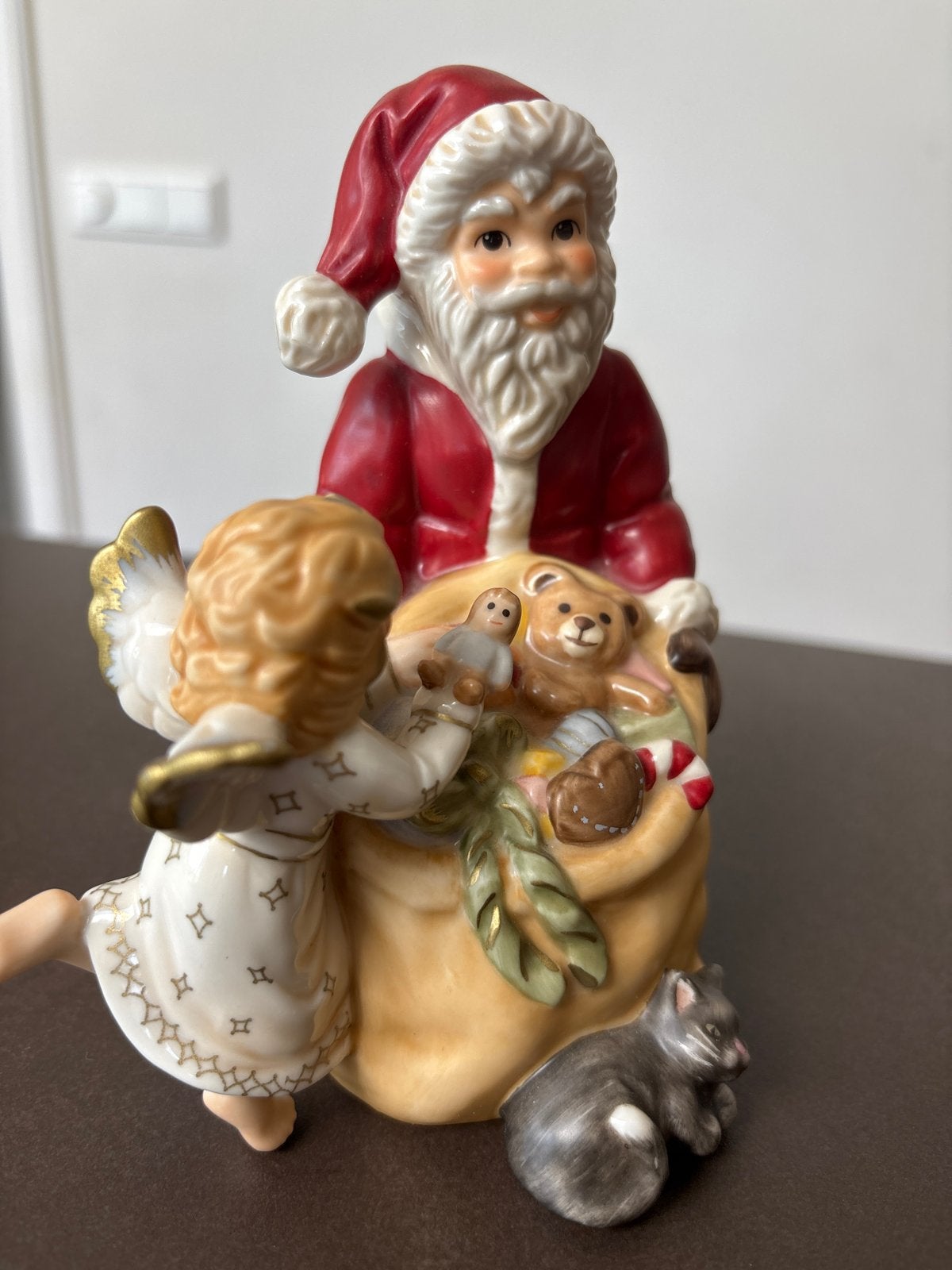 Goebel kerstman met engeltje, Ophalen of Verzenden, Zo goed als nieuw