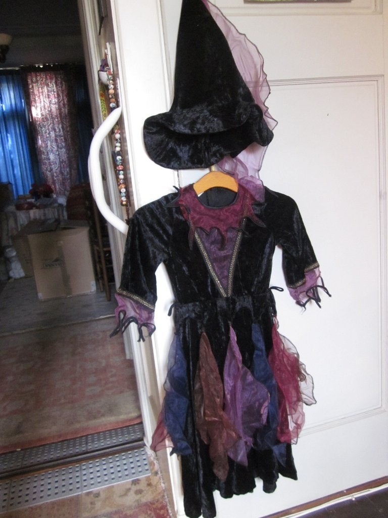 halloween outfit kinderen - maat 116 velours heks outfit, Ophalen of Verzenden, Zo goed als nieuw, 110 t/m 116, Jongen of Meisje