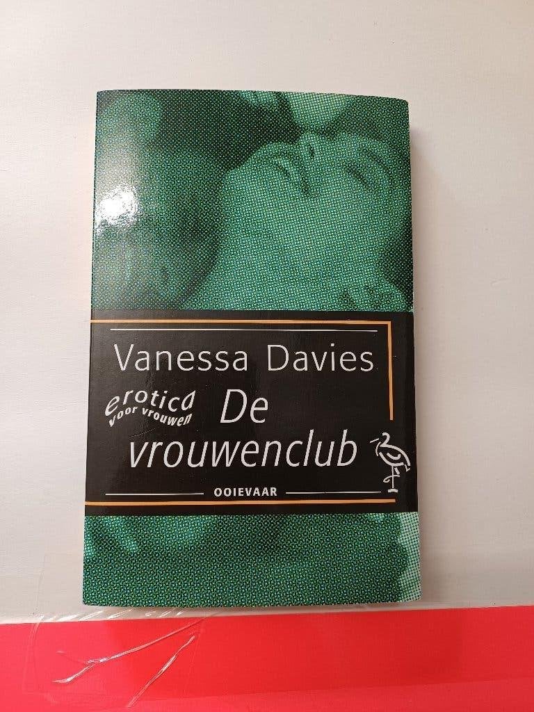 Pocket Boek - Vanessa Davies - De Vrouwenclub - Erotiek, Ophalen of Verzenden, Gelezen, Gezondheid en Conditie