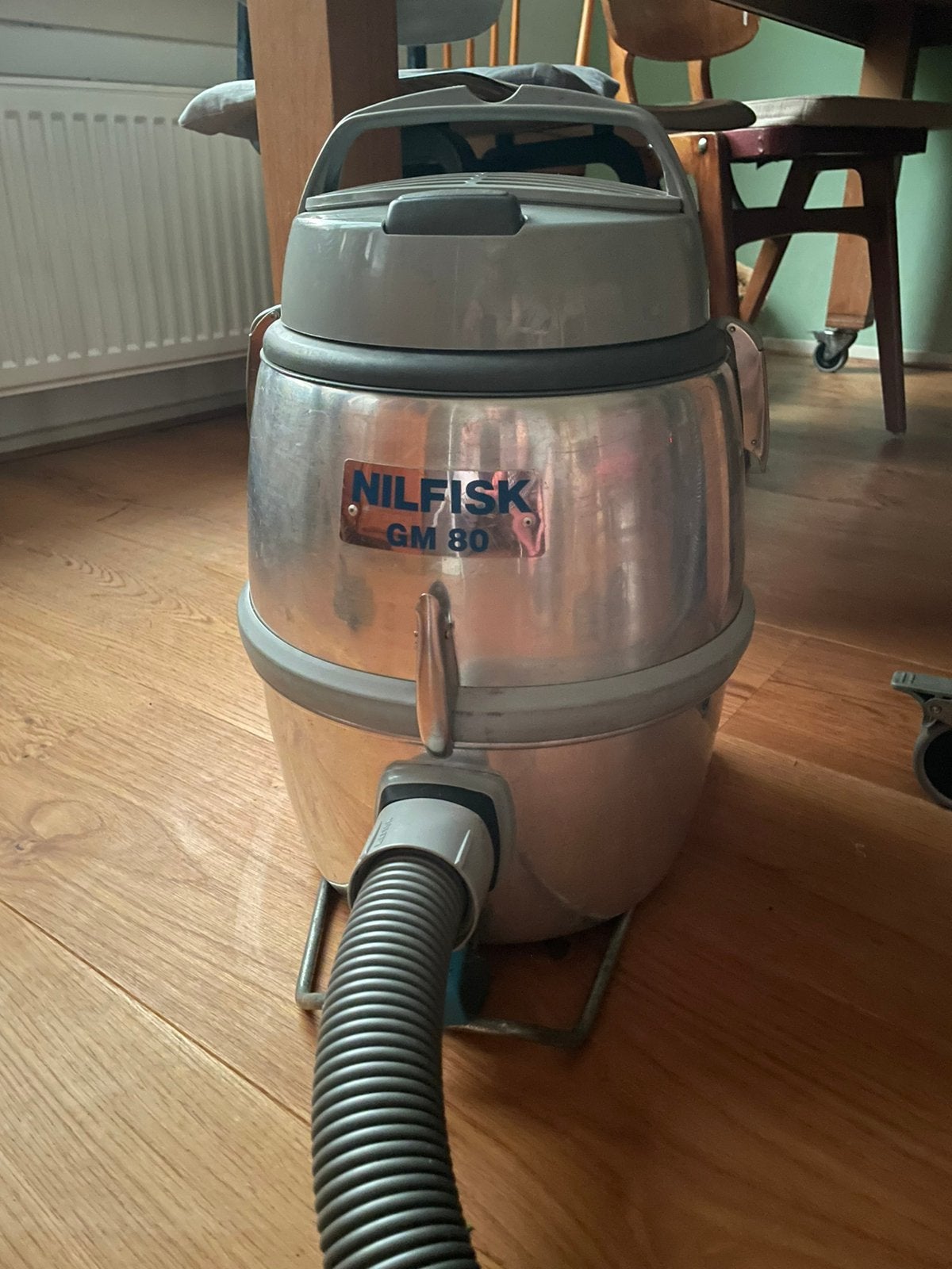 Nilfisk GM 80 stofzuiger, Witgoed en Apparatuur, Stofzuigers, Ophalen, Gebruikt, Steelstofzuiger, Overige merken