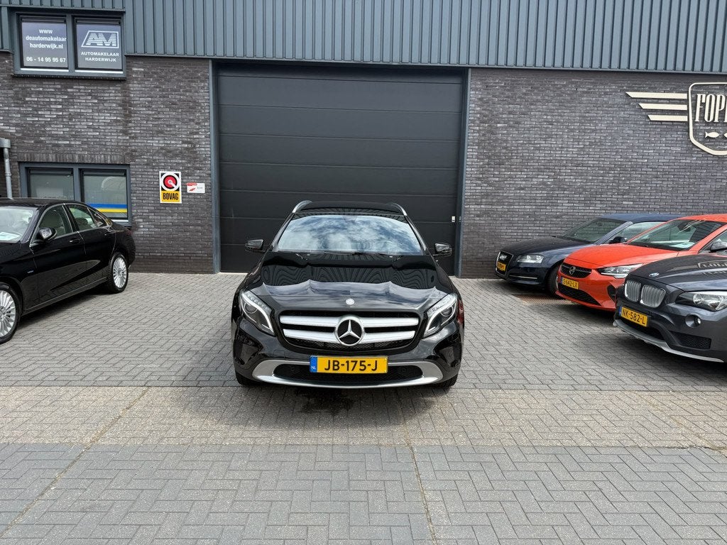 Mercedes-Benz GLA 180 Ambition | 12MND GARANTIE | AUTOMAAT |, Auto's, Mercedes-Benz, Gebruikt, 4 cilinders, 715 kg, Leder en Stof