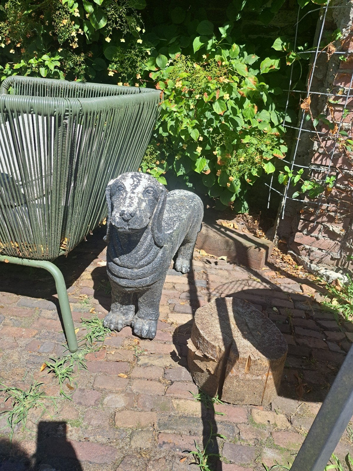 tuinbankje/beeld hond, Ophalen, Gebruikt