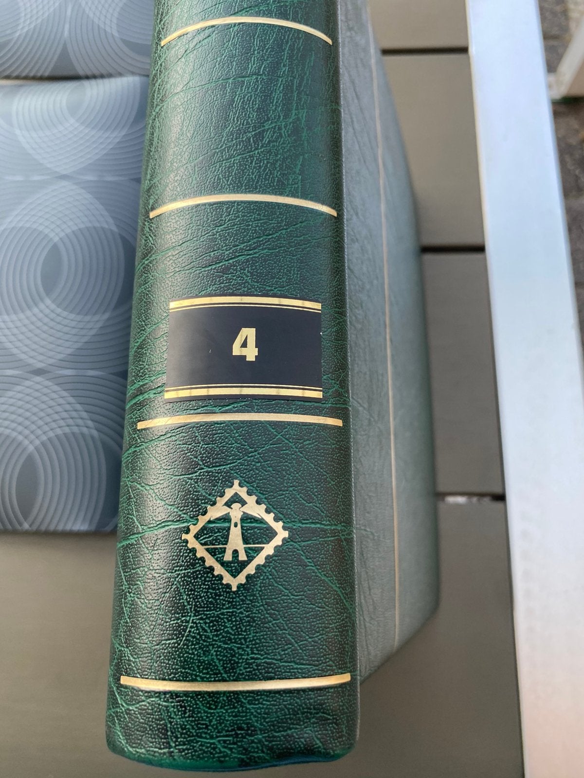 Te koop gevraagd een leuchtrum postzegelalbum Zweden, Postzegels en Munten, Ophalen of Verzenden, Verzamelalbum