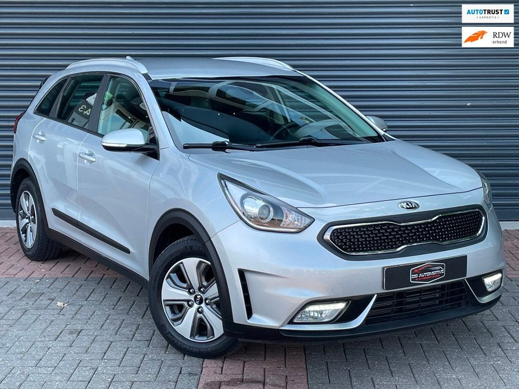 Kia Niro 1.6 GDi Hybrid DynamicLine Export ONLY! Automaat |, Auto's, Kia, Gebruikt, Euro 6, Leder en Stof, 1390 kg
