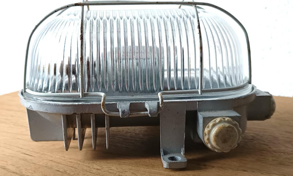 RZB Bulleye stallamp - muurlamp  - kelderlamp - industrieel, Tuin en Terras, Gebruikt, Minder dan 50 watt, Wandlamp, Aluminium