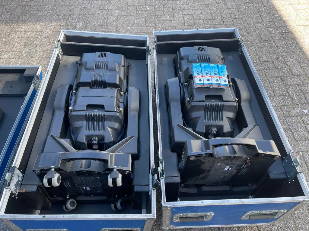 ETC  Source 4 Revolution SET 2 Stuks +Flightcases 4x Nw Bulp, Ophalen, Gebruikt, Licht, Geluidgestuurd