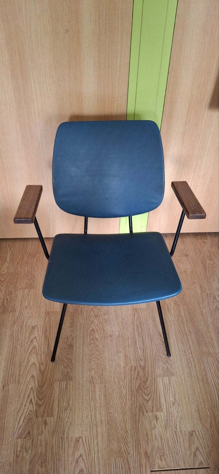 Vintage jaren 60 stoel met buisframe en sky bekleding, Antiek en Kunst, Antiek | Meubels | Stoelen en Banken, Ophalen of Verzenden