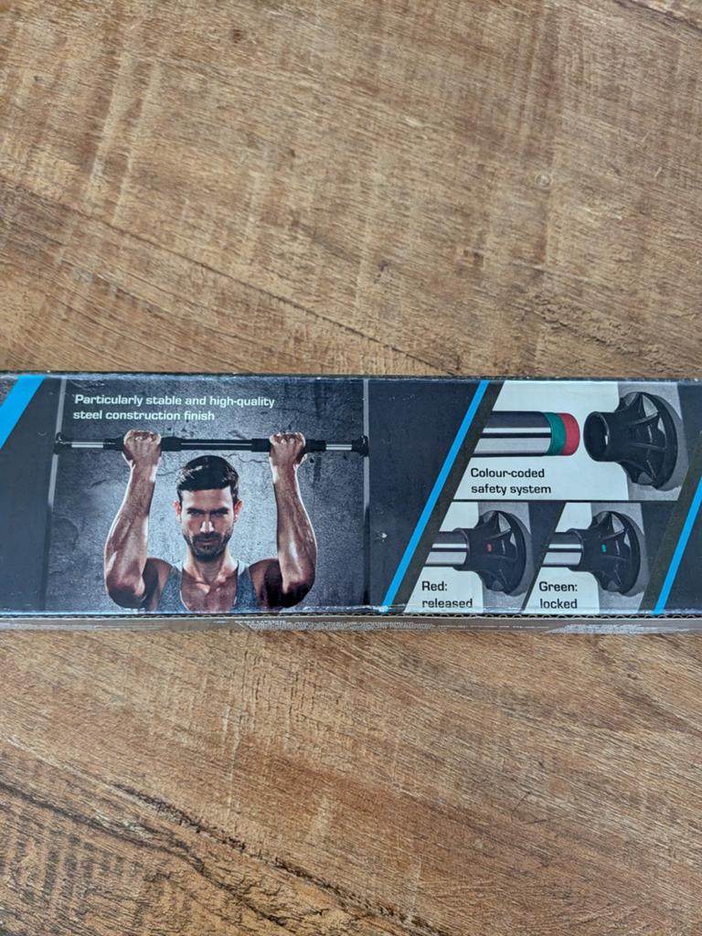 Nieuwe Chin Up Bar / Deurrek - Ongebruikt, Sport en Fitness, Fitnessmaterialen, Ophalen, Nieuw, Buik, Oprekstang