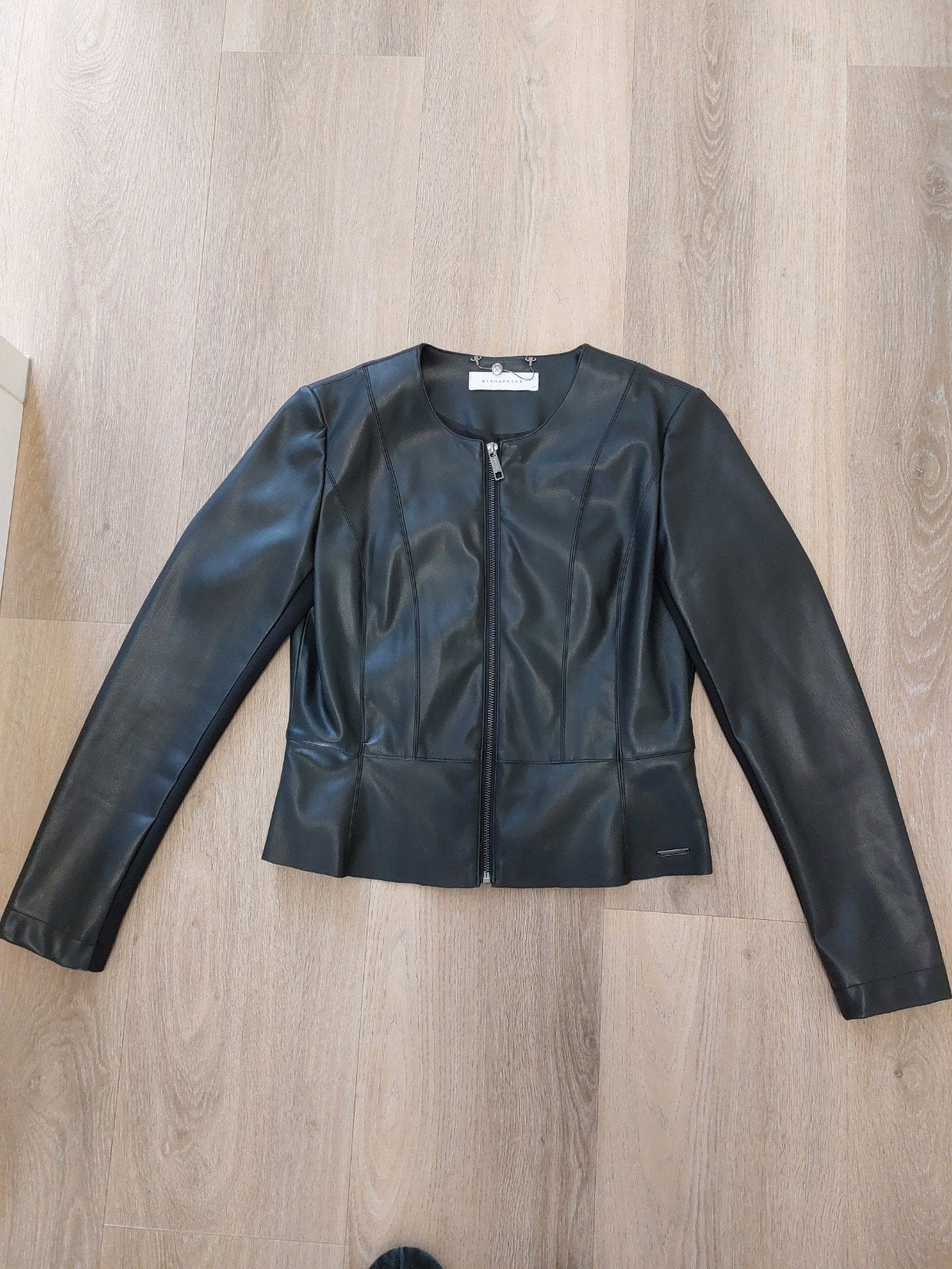 Nieuw jasje van Rino & Pelle in leatherlook Maat M/38, Maat 38/40 (M), Zwart, Nieuw, Ophalen of Verzenden