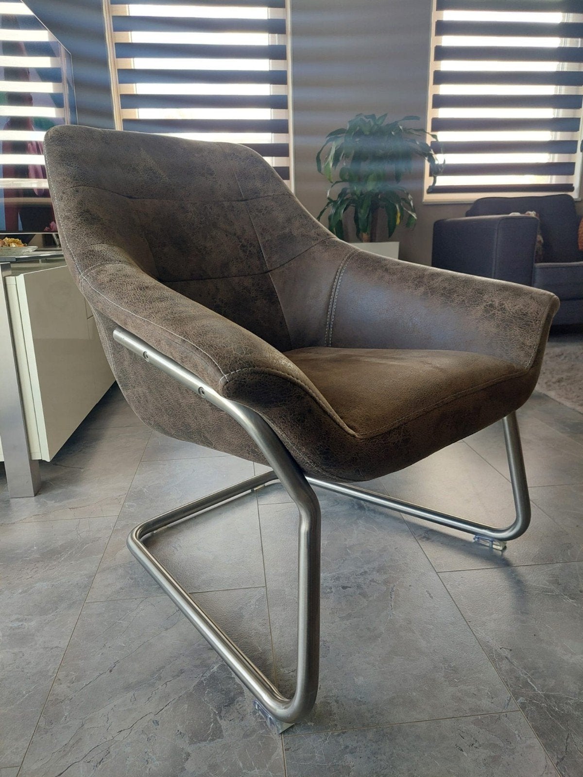 Een prachtige  kuipstoel te koop z.g.a.n!, Huis en Inrichting, Fauteuils, Ophalen, Kunststof, Minder dan 75 cm, Zo goed als nieuw