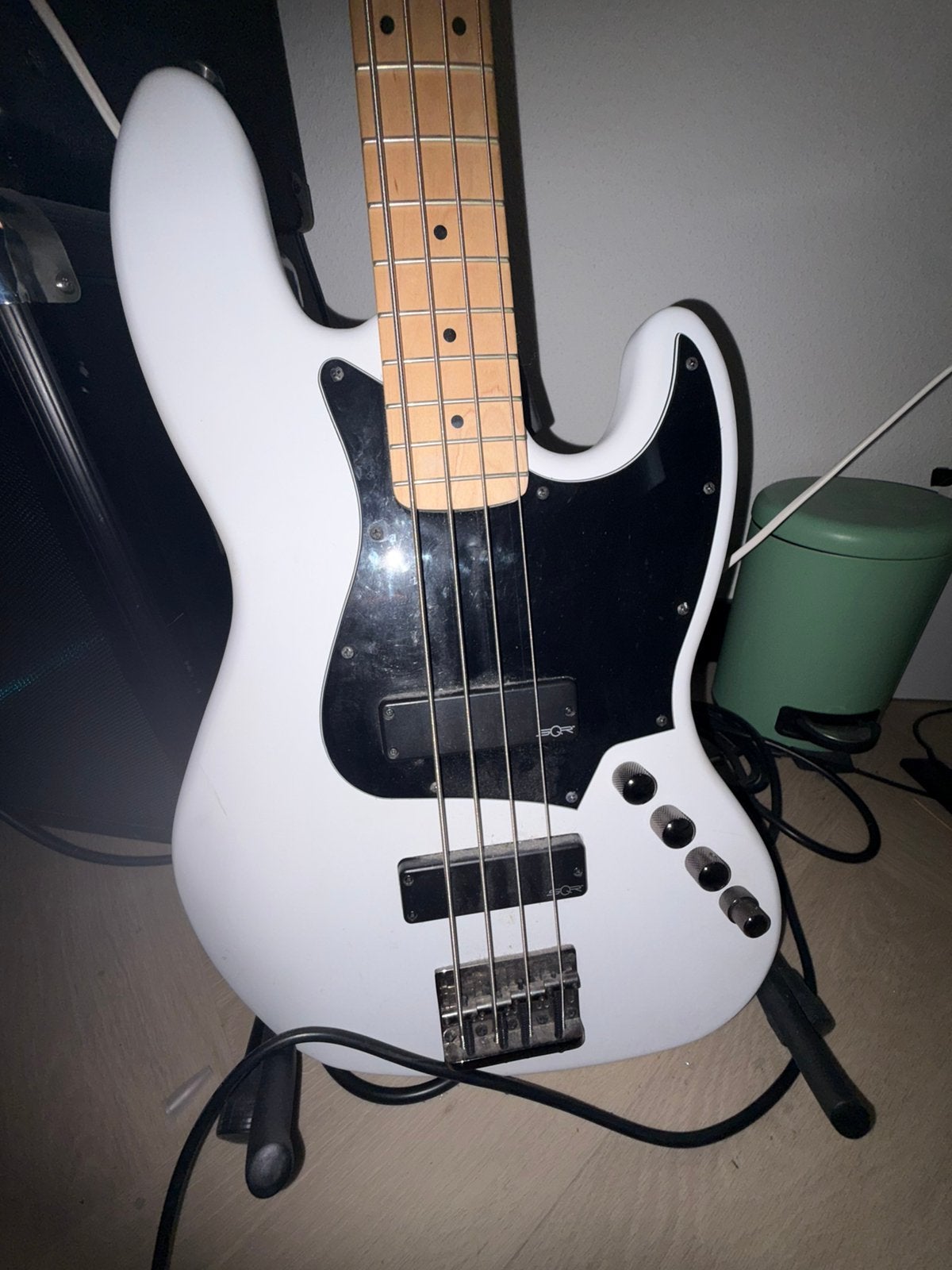 Squier Contemporary Active Jazz Bass HH Flat White, Ophalen, Gebruikt, Elektrisch