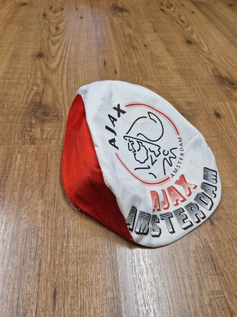 Platte pet AJAX Amsterdam, Verzamelen, Ophalen of Verzenden, Zo goed als nieuw, Ajax, Pet of Muts