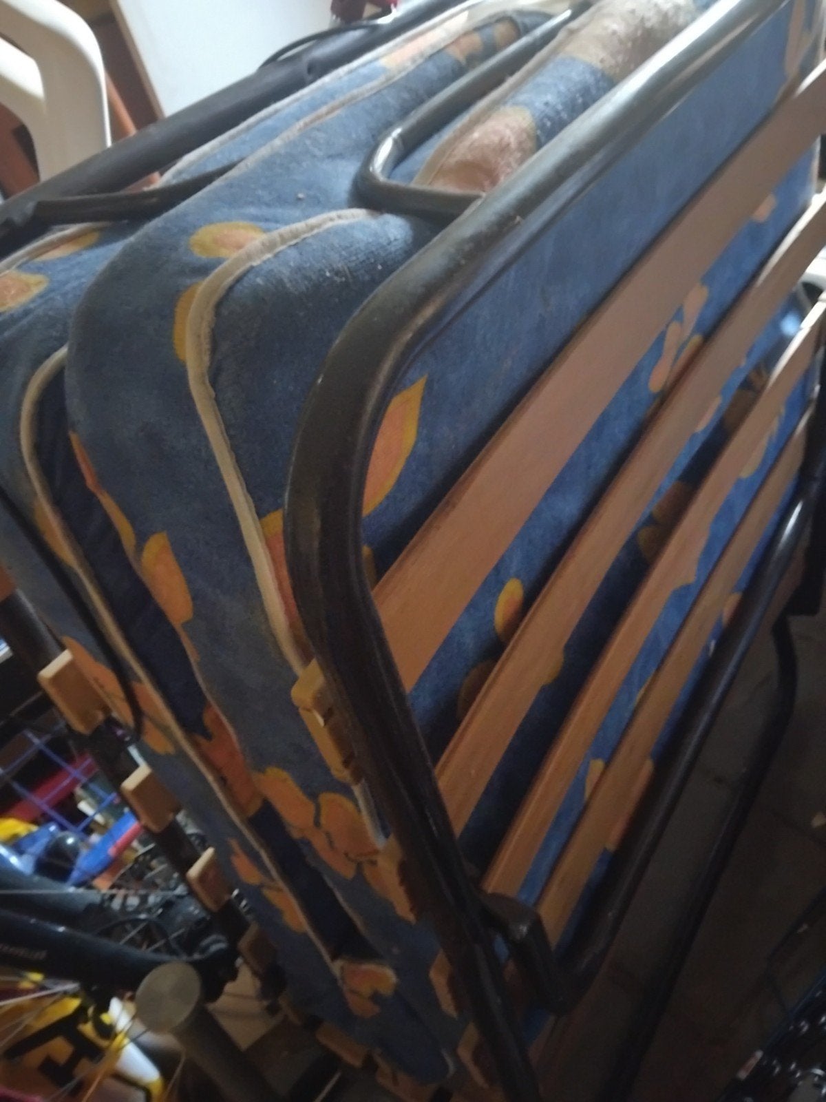 Opklapbed met matras in goede staat, Ophalen, Gebruikt, Eenpersoons, Metaal