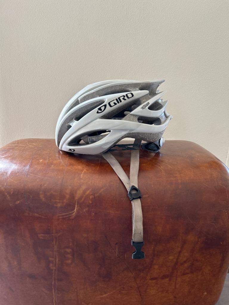 Giro Atmos fietshelm, Fietsen en Brommers, Fietsaccessoires | Fietshelmen, Ophalen of Verzenden, Gebruikt, M, Heer of Dame