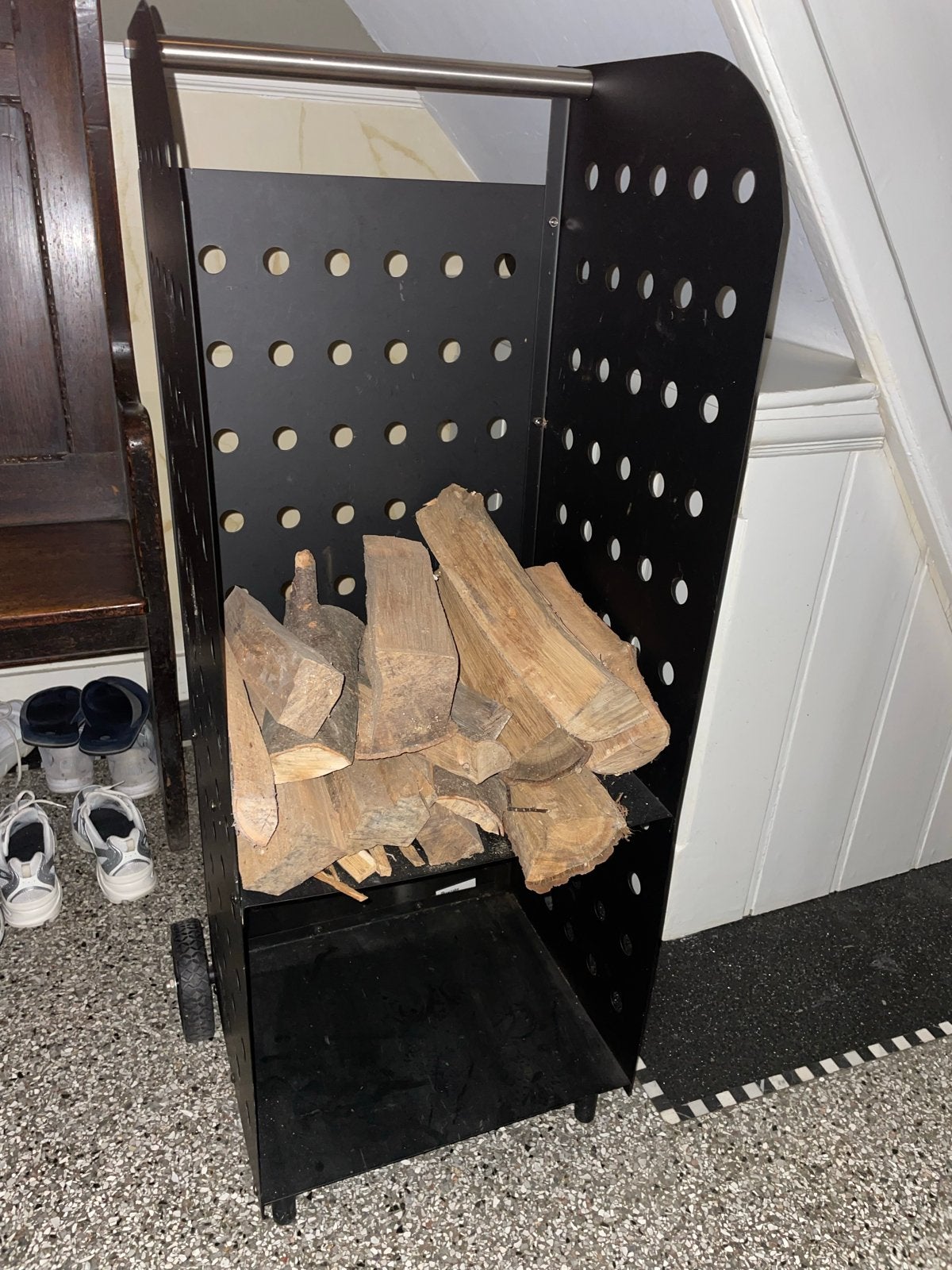 handige verrijdbare haardhout bak zwart, Minder dan 3 m³, Ophalen of Verzenden