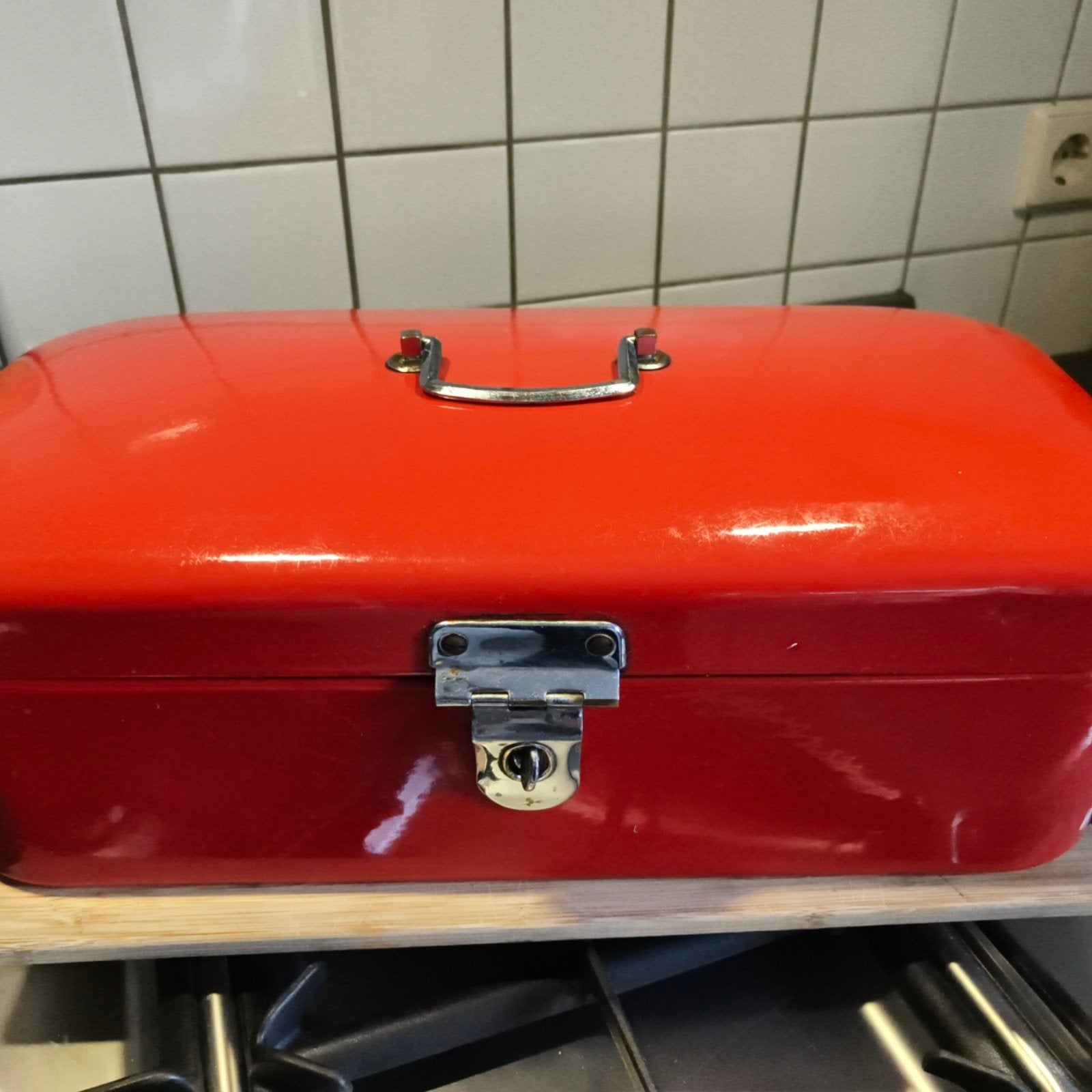 Vintage rode broodtrommel, Ophalen