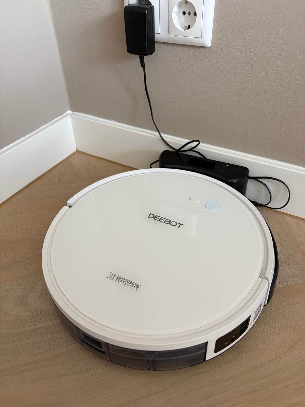 Ecovacs Deebot robotstofzuiger, in goede staat, Ophalen, Robotstofzuiger, Bedienbaar via app, Reservoir