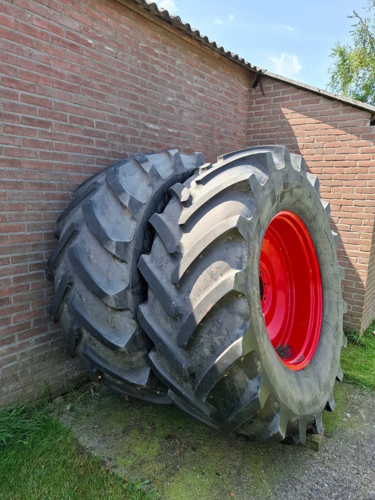 Set michelin 650/75 R38, Ophalen of Verzenden