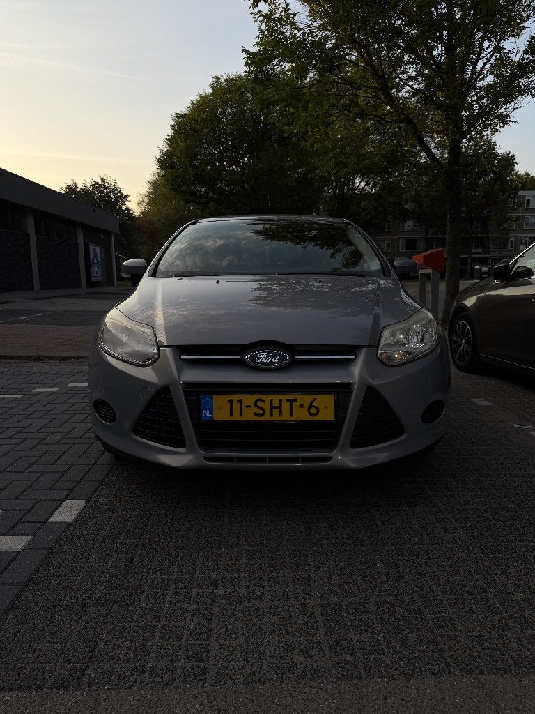 Ford Focus 1.6 Ti-vct 77KW Wagon 2011 Grijs, Bedrijf, Onderhoudsboekje, USB, Te koop