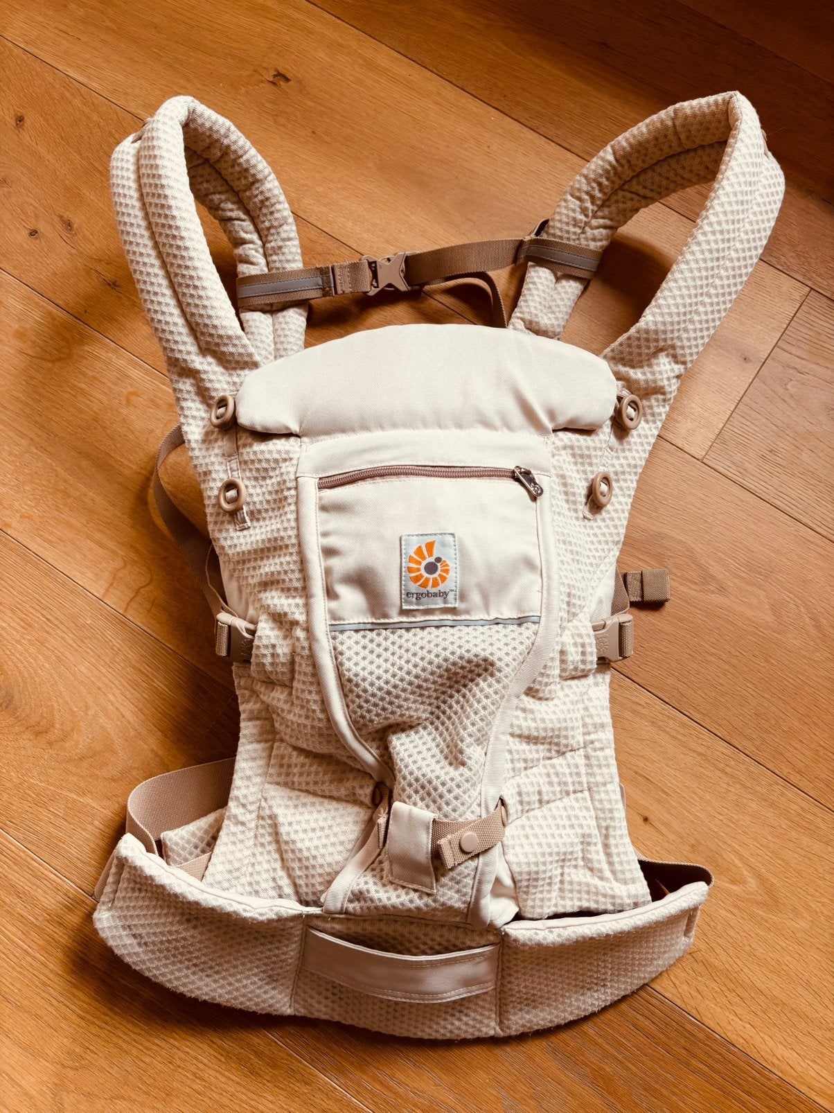 Ergobaby Adapt SoftFlex Mesh Draagzak - Beige, Kinderen en Baby's, Ophalen, Zo goed als nieuw, Buik, Rug of Zij, Draagzak