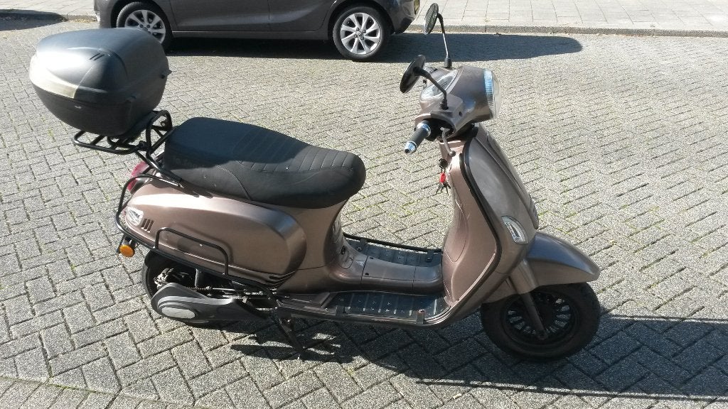 vespa btc riva 2021 electrische scooter, geel kenteken, Fietsen en Brommers, Ophalen of Verzenden, Elektrisch