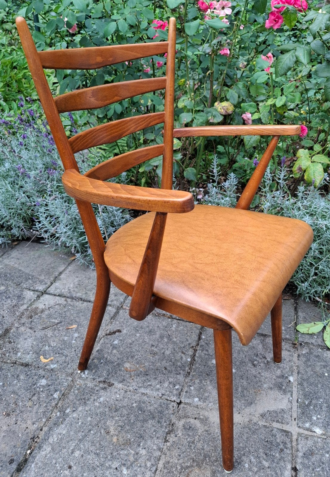 Vintage houten stoel met armleuningen, Huis en Inrichting, Stoelen, Ophalen, Gebruikt, Bruin, Vintage