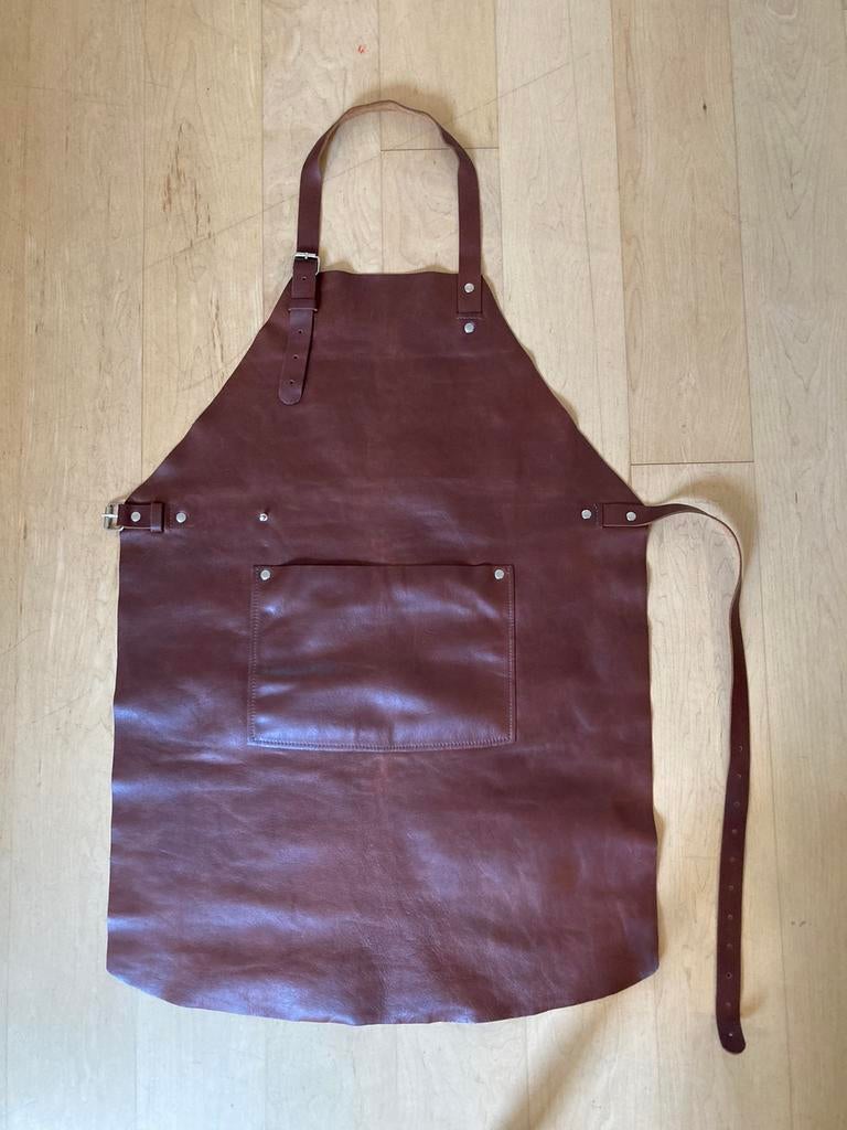 2 zefgemaakte leren schorten, Tuin en Terras, Barbecue-accessoires, Ophalen, Zo goed als nieuw