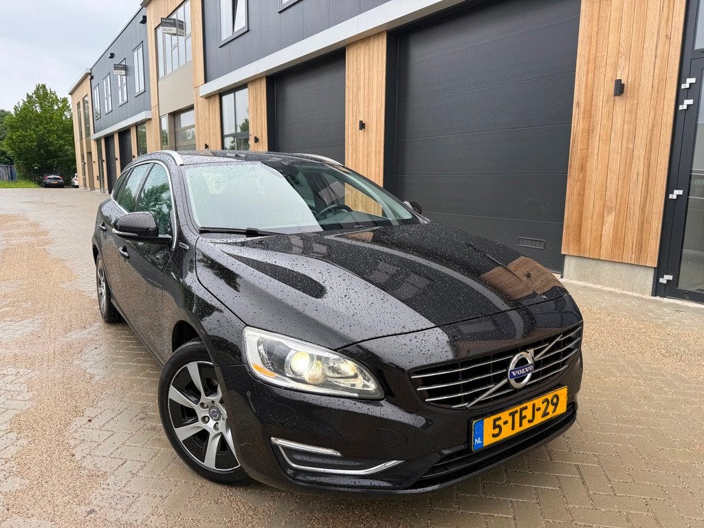 Volvo V60 2.4 D6 AWD Plug-In Hybrid Summum (bj 2013) XENON|L, Automaat, Zwart, Zwart, Vierwielaandrijving