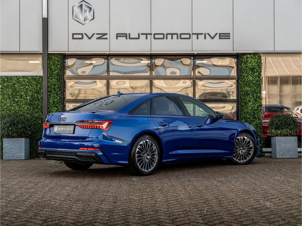 Audi A6 Limousine 55 TFSIe 367PK Quattro Competition | S-Lin, Auto's, Automaat, Dealer onderhouden, 14 kWh, Gebruikt