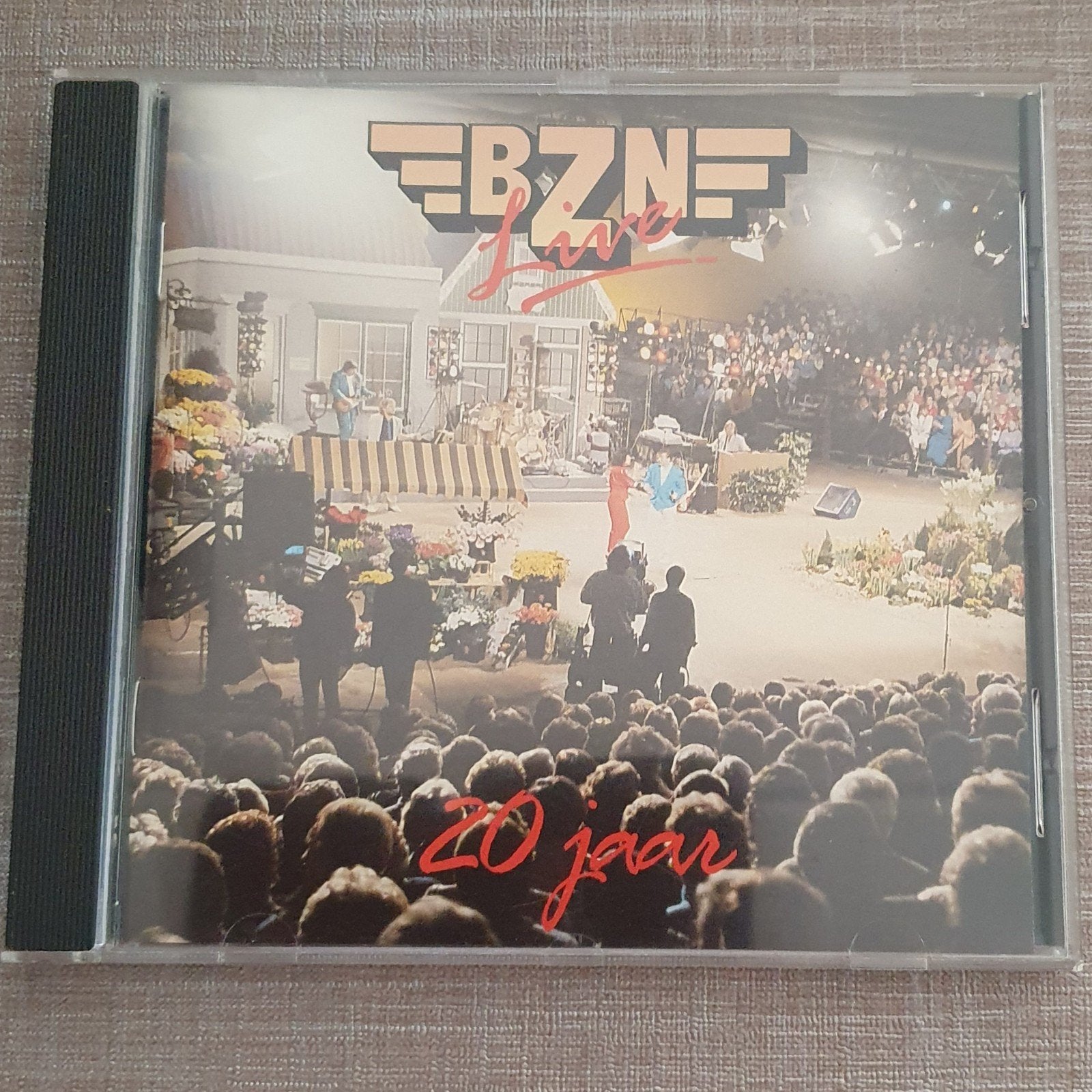 BZN Live 20 Jaar CD in nieuwstaat, Cd's en Dvd's, Cd's | Pop, Pop, Ophalen of Verzenden, Zo goed als nieuw, Live-album
