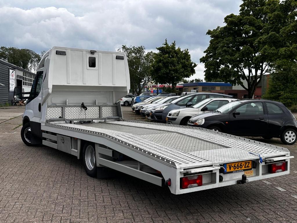 Oprijwagen te huur met slaapcabine eventueel met aanhanger