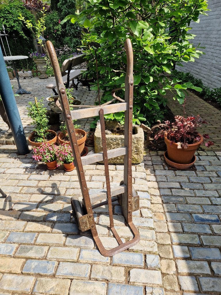 industriële steekwagen, Ophalen
