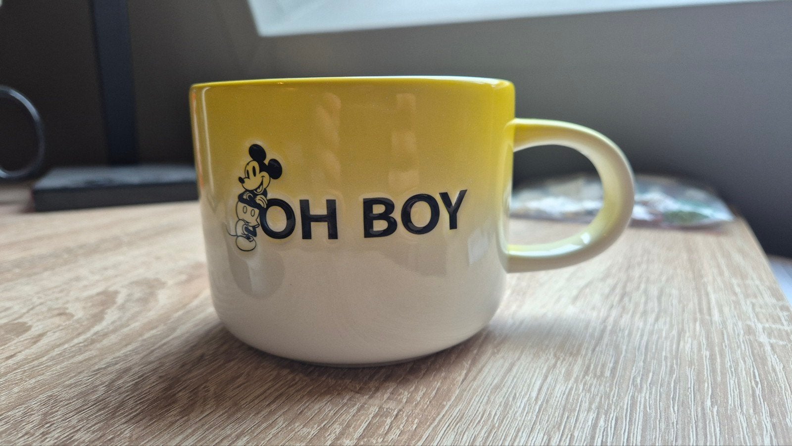 Mok Mickey Mouse Disney World - "OH BOY" - Geel/Wit, Verzamelen, Disney, Ophalen of Verzenden, Mickey Mouse, Zo goed als nieuw