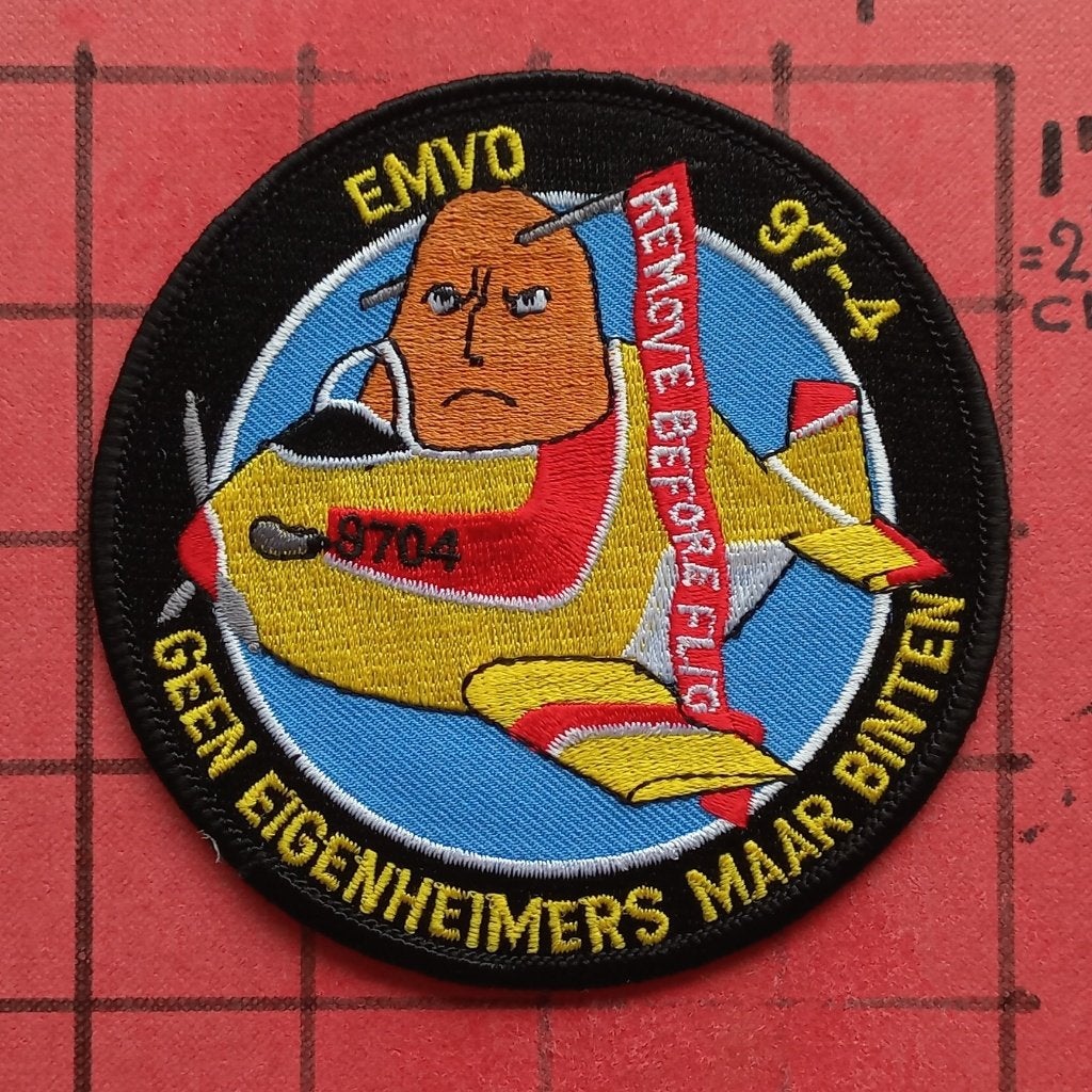 KLU PATCH EMBLEEM EMVO VLIEGOPLEIDING KLAS 1997-04 PC-7, Ophalen of Verzenden, Luchtmacht, Nederland, Embleem of Badge