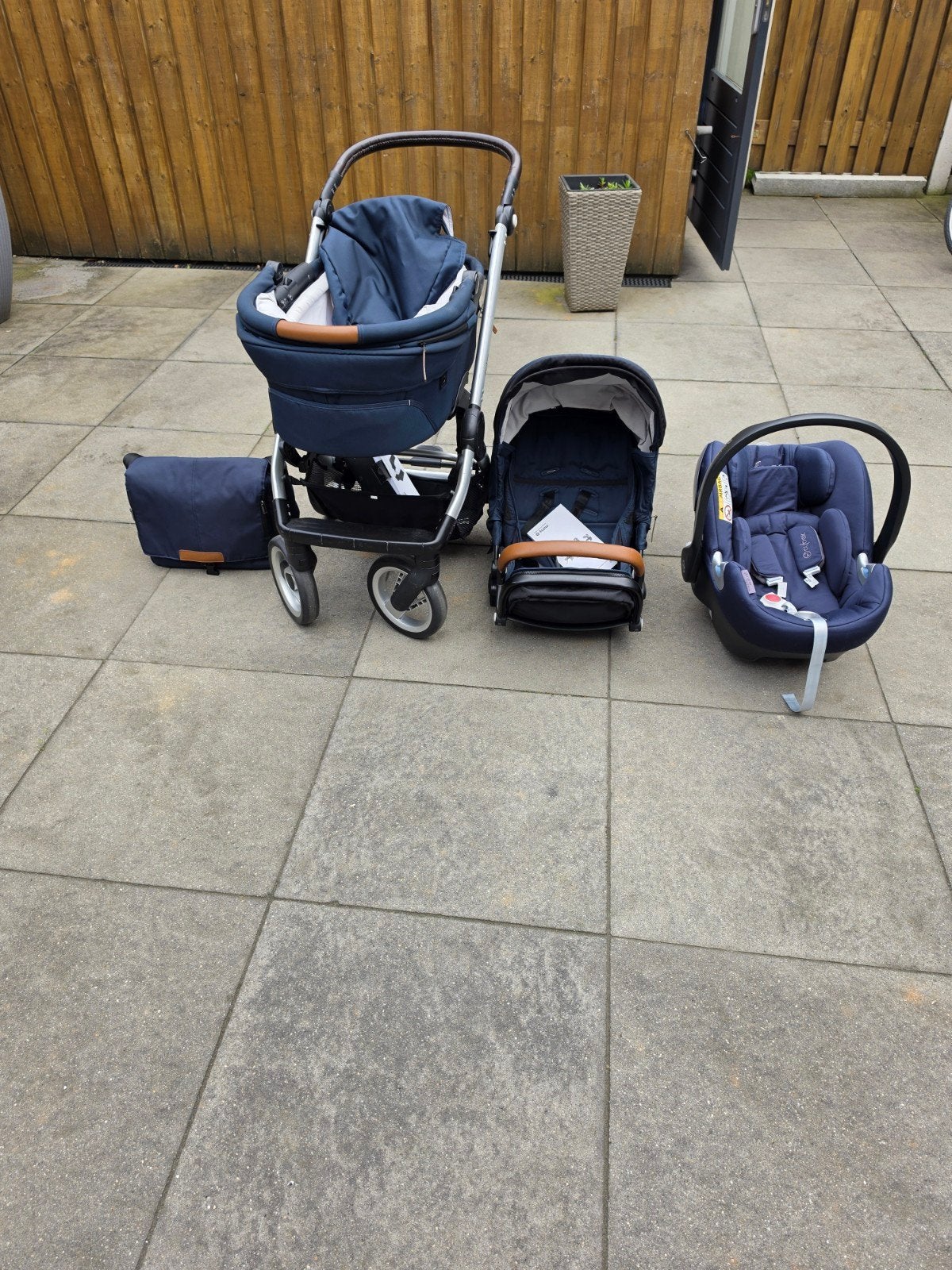 Mutsy EVO kinderwagen met reiswieg en autostoeltje, Ophalen, Gebruikt, Met autostoeltje, Combiwagen
