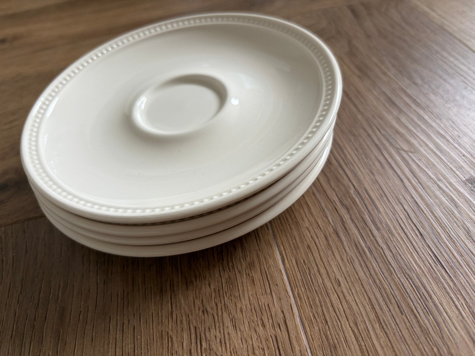 4 schoteltjes van Wedgwood Windsor, Klassiek, Ophalen of Verzenden, Zo goed als nieuw, Kop(pen) en/of Schotel(s)