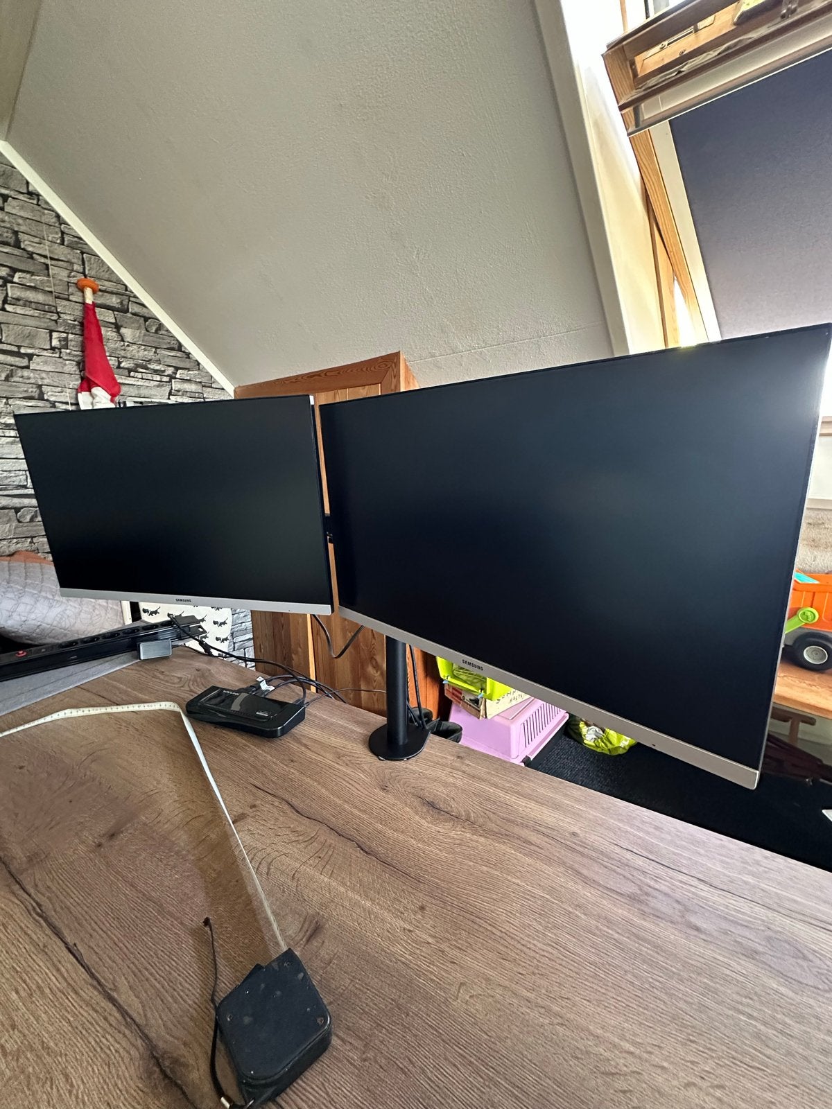 Samsung monitoren (2x) met Neomounts monitorarm, Ophalen, HDMI, IPS, In hoogte verstelbaar